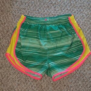 Nike Green Athletic Shorts for Performance